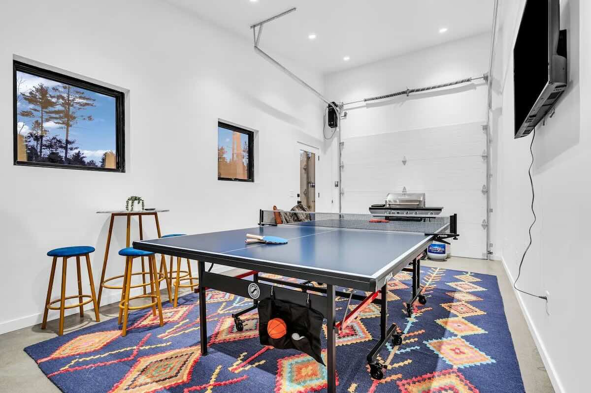 luxury retreat maine - game room