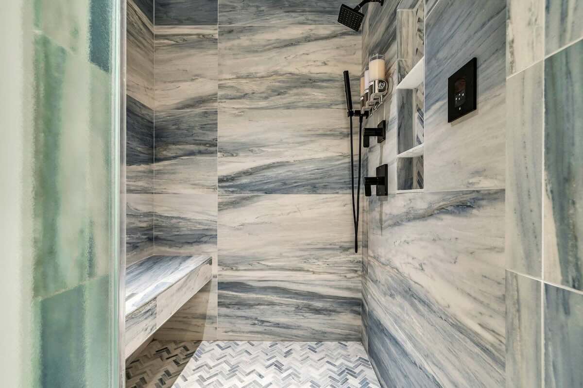 luxury retreat maine - shower