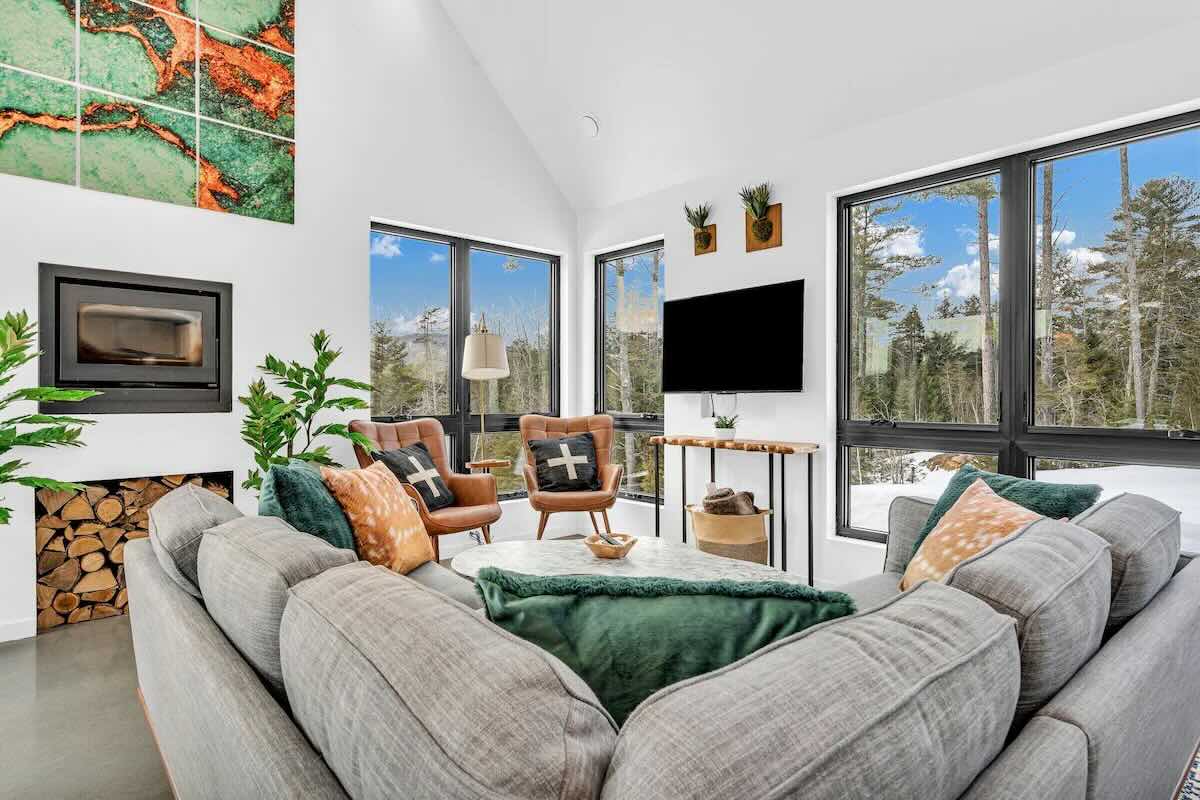 yoga retreat maine - living room